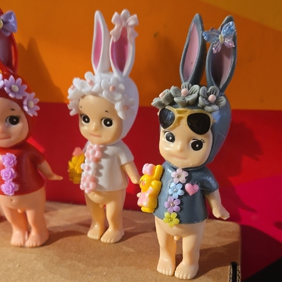 Cute Sonny Angel Bunnies with Floral Accents - Picture 4 of 15